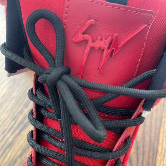 Gorgeous Giuseppe Zanotti - Picture 3 of 7